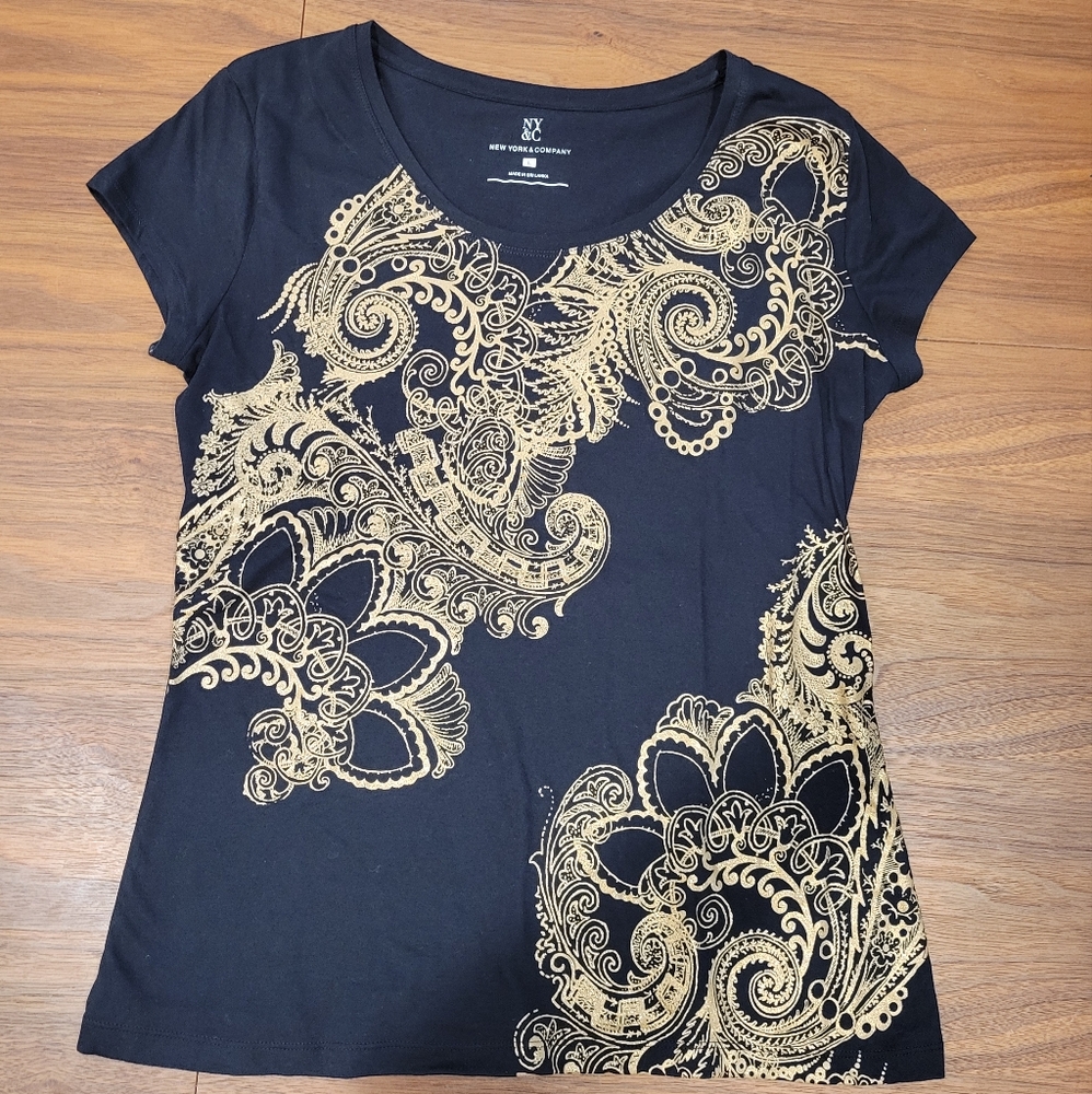 New York and company t shirt